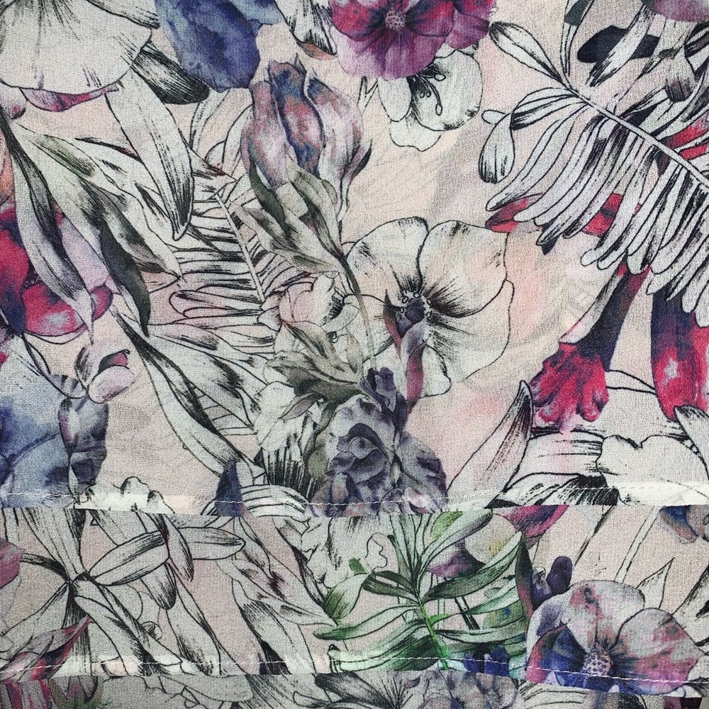 Floral top - Picture 4 of 4